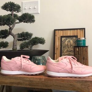 Bubble Gum Pink Reebok Classics